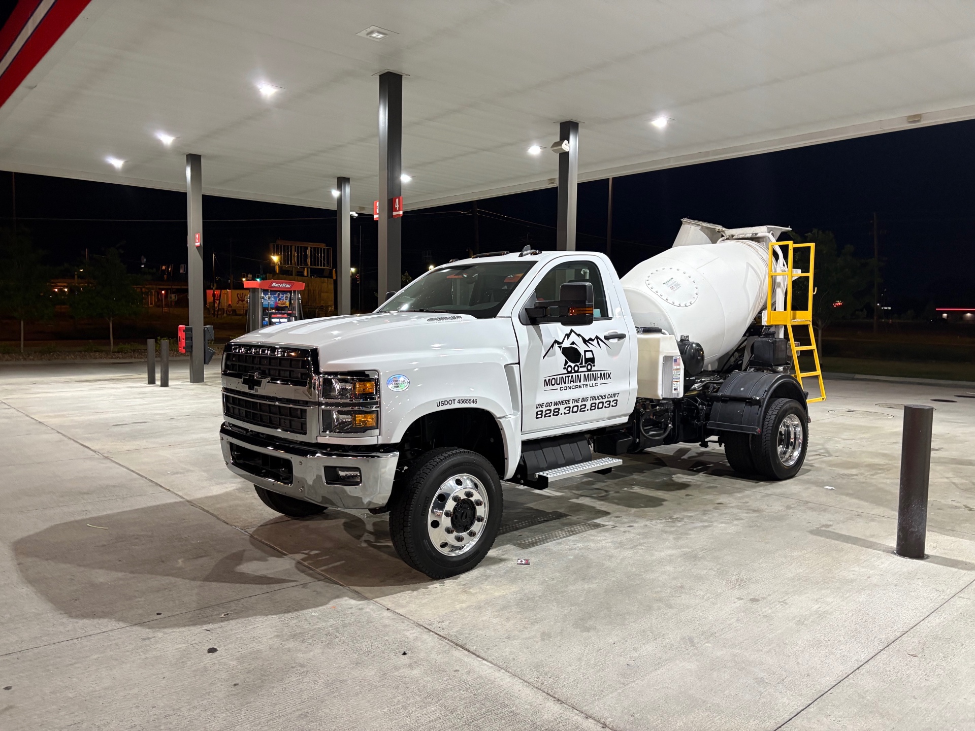 Mountain Mini-Mix concrete truck