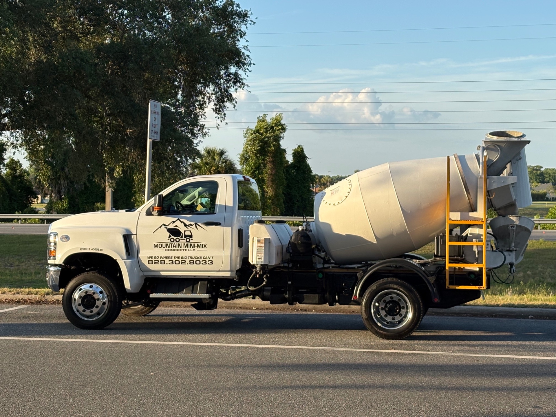 Mountain Mini-Mix mixer truck