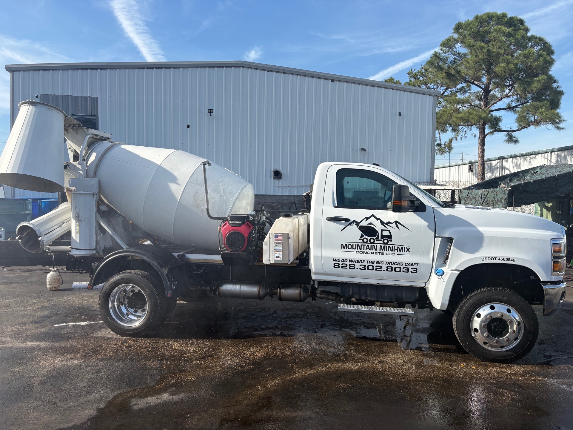 Mountain Mini-Mix concrete truck